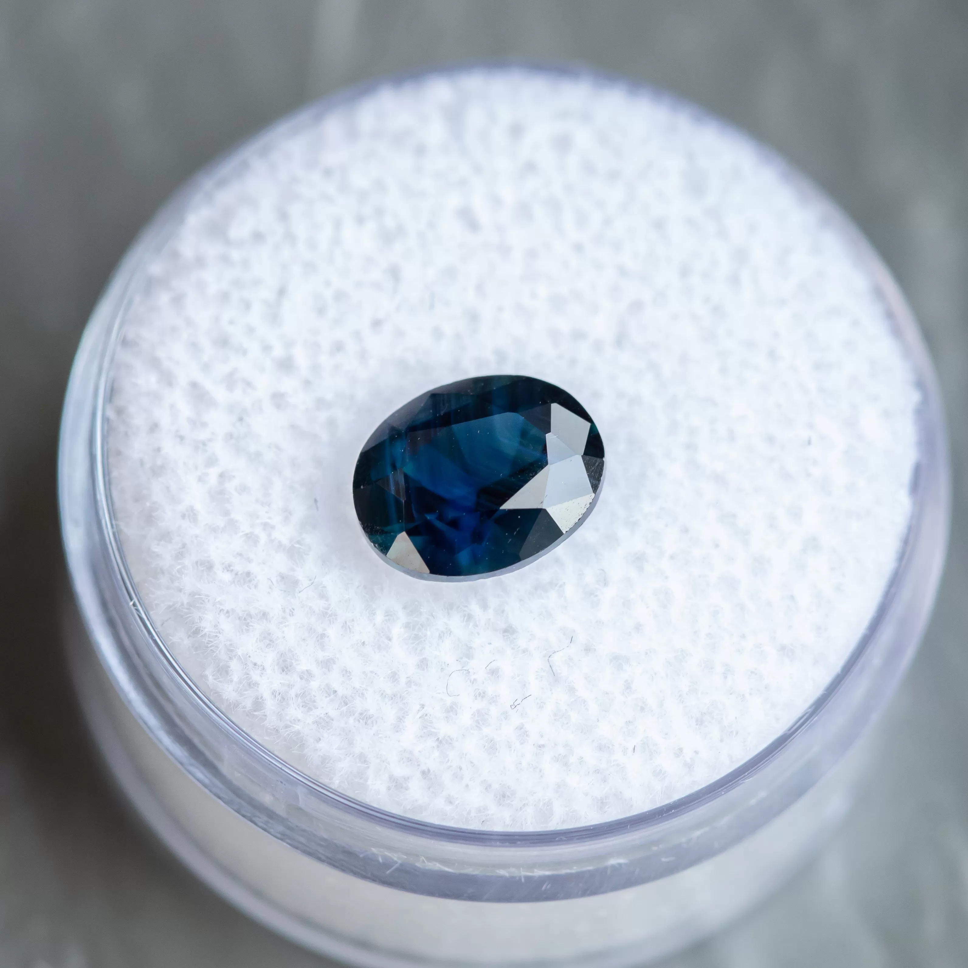 2.38CT OVAL NIGERIAN SAPPHIRE, DEEP OCEAN BLUE WITH GROWTH LINES, 8.59X6.9X4.82MM, UNTREATED