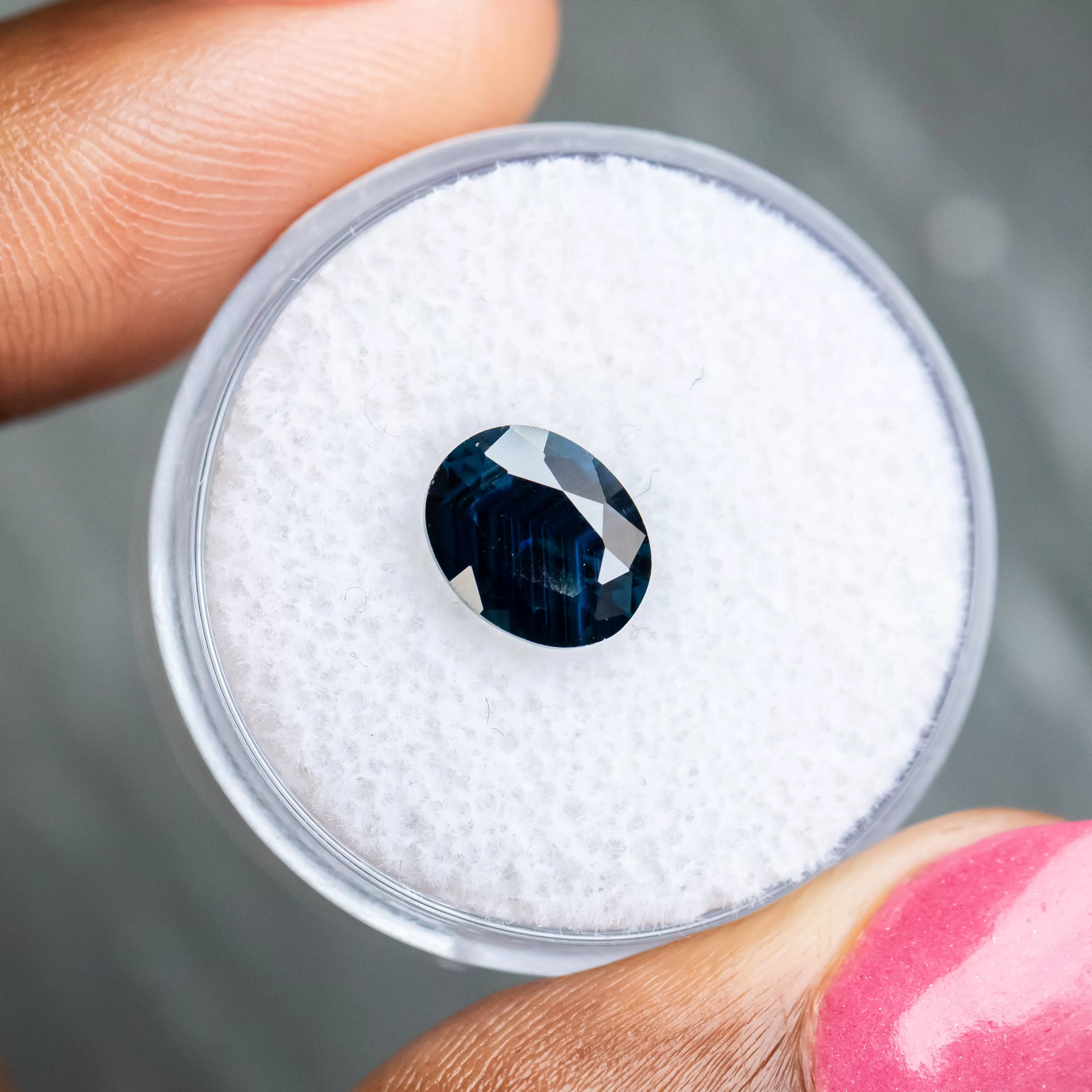 2.38CT OVAL NIGERIAN SAPPHIRE, DEEP OCEAN BLUE WITH GROWTH LINES, 8.59X6.9X4.82MM, UNTREATED