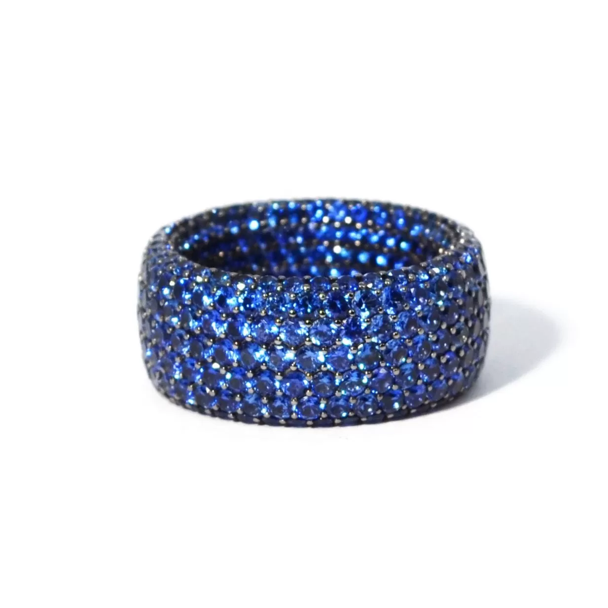 Eclat Jewels - Inside & Out - Blue Sapphire Band Ring, 18k Blackened Gold