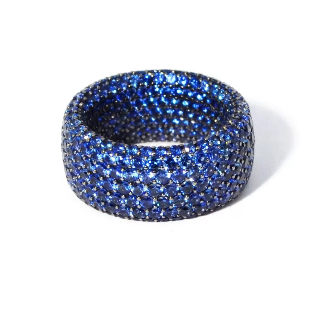 Eclat Jewels - Inside & Out - Blue Sapphire Band Ring, 18k Blackened Gold