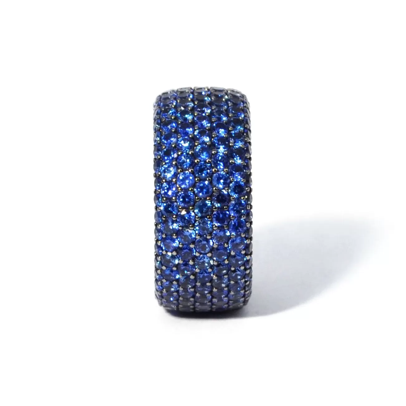 Eclat Jewels - Inside & Out - Blue Sapphire Band Ring, 18k Blackened Gold