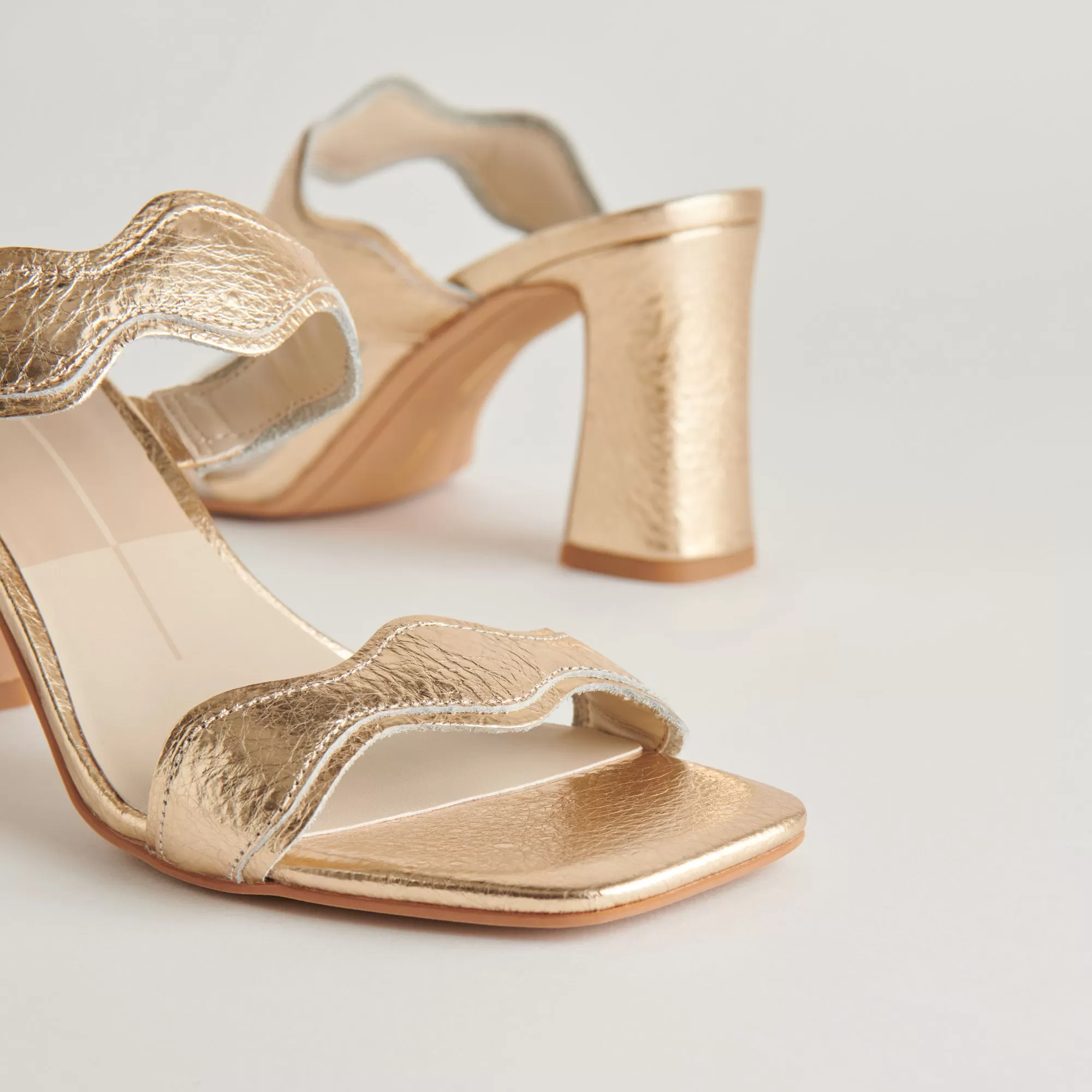 ILVA HEELS GOLD DISTRESSED LEATHER