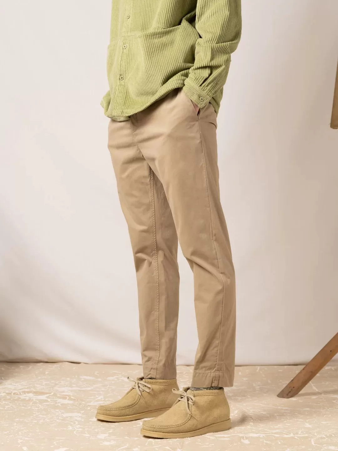 KESTIN Inverness Tapered Trouser in Stone Cotton Twill