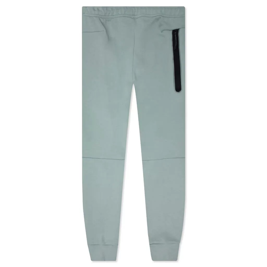 Sportswear Tech Fleece Joggers - Mica Green/Black