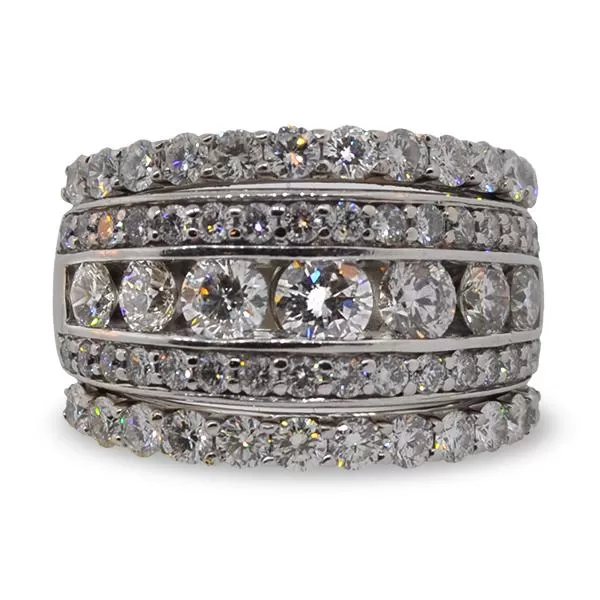 Tri-band Round Brilliant Diamond Ring